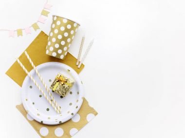 Altın dekorasyon ve metin için boş alan ile parti arka plan. Düz yatıyordu. Üstten Görünüm