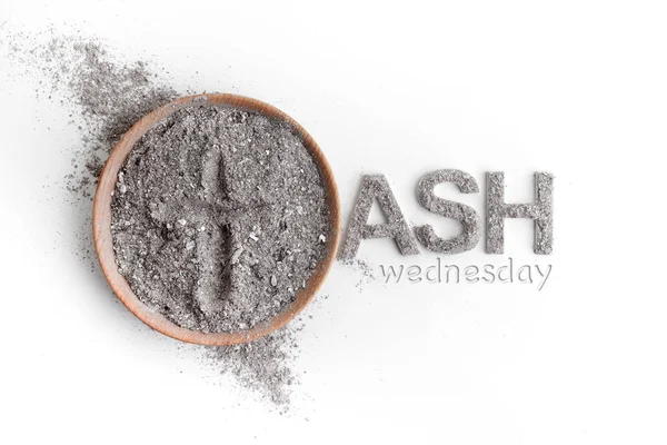 Aswoensdag, kruisbeeld gemaakt van as, stof als christelijke religie. Begin van de vastentijd — Stockfoto