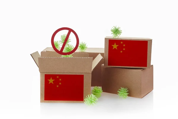 Postal delivery of goods from China. Biohazard of postal parcels. Coronavirus - 2019-nCoV, Chinese Wuhan. — Stock Photo, Image