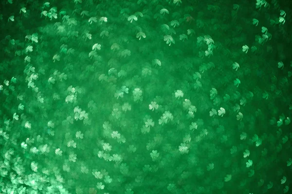 Bokeh en forme de trèfle. Saint Patrick s jour. Fond abstrait flou. Shamrock vert — Photo