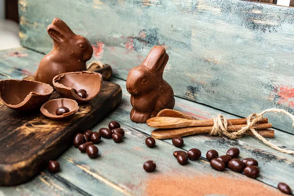 Chocolate Escuro Diferentes Formas Madeira Rústica Para Comer Festas Especiais Imagem De Stock