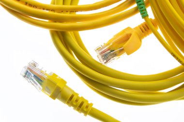 Uzantı için fiber optik ve çoklu çiftli iletkenler