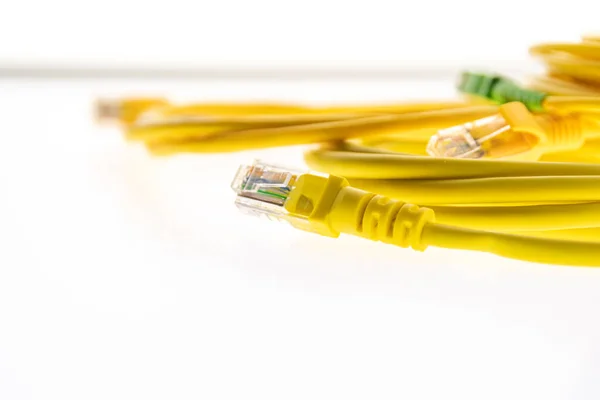 Uzantı için fiber optik ve çoklu çiftli iletkenler