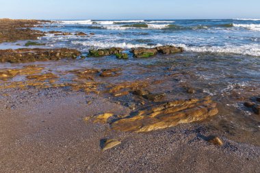 Atlantik 'in okyanus kıyısındaki kayalar Uruguay' da unutulmaz bir yolculukta.