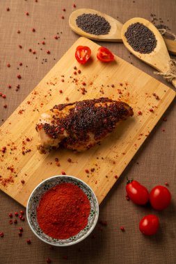 Baharatlı tavuk göğsü.