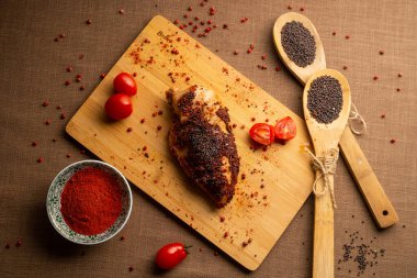 Baharatlı tavuk göğsü.