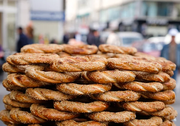 Simit, Simit veya Türk simidi Türkiye 'de geleneksel fırındır
