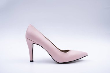 Topuklu ayakkabılar, topuklu ayakkabılar, yüksek topuklu ayakkabılar, kadınlar için topuklu ayakkabılar, izole edilmiş beyaz yüzey üzerinde pembe topuklu pudra, kadın ayakkabıları fikri fotoğraf fikri.