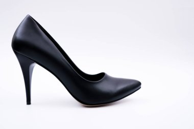 Topuklu ayakkabılar, topuklu ayakkabılar, yüksek topuklu ayakkabılar kadınlar için, izole edilmiş beyaz yüzey üzerinde siyah topuklular, kadın ayakkabıları fikri fotoğraf fikri.