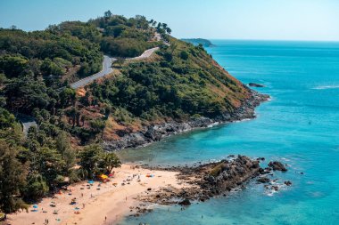 Ya Nui Sahili, Rawai, Phuket 'te çok küçük bir sahil şerididir.