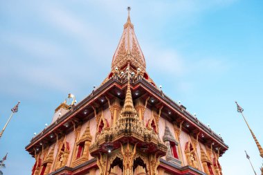Wat Chalong Tapınağı, Phuket / Tayland - 17 Ocak 2020: Wat Chalong Budist Tapınağı Phuket 'teki en popüler tapınak durağıdır.