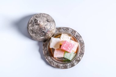 Türk lezzetleri izole edilmiş beyaz arka planda