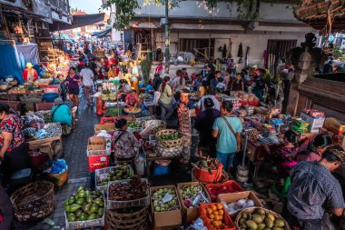 Ubud, Bali / Endonezya - 11 Şubat 2020: Ubud Sabah Pazarı Ubud Sabah Pazarı