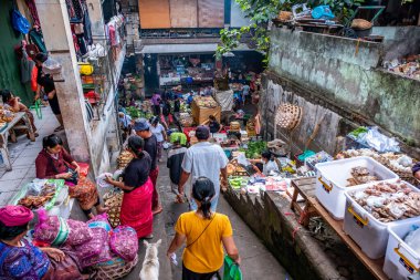 Ubud, Bali / Endonezya - 11 Şubat 2020: Ubud Sabah Pazarı Ubud Sabah Pazarı