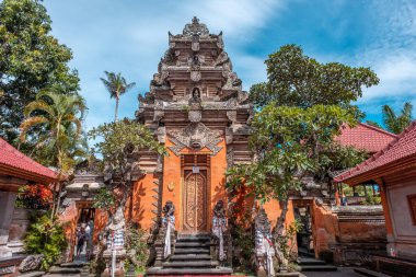 Ubud, Bali / Endonezya - 7 Şubat 2020 Ubud Sarayı olarak bilinen bu yerin adı ve yerel adı Puri Saren Agung 