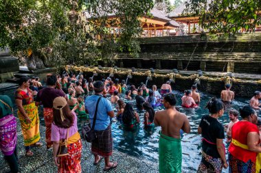 Ubud, Bali / Endonezya - 12 Şubat 2020: Bu tapınağın yerel adı Tirta Empul 