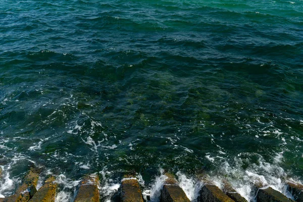 Ondas Bater Contra Quebra Mar — Fotografia de Stock