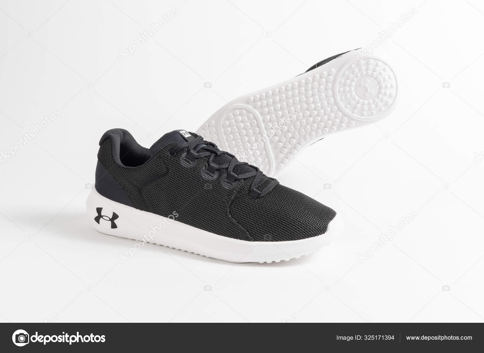under armor black and white shoes