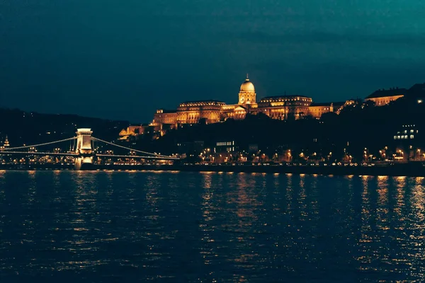 ハンガリーのブダペストを見ると — ストック写真