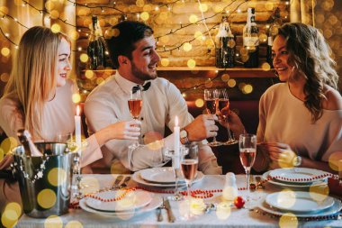 Noel partisi kutlama