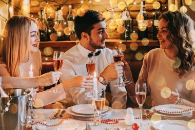 Noel partisi kutlama