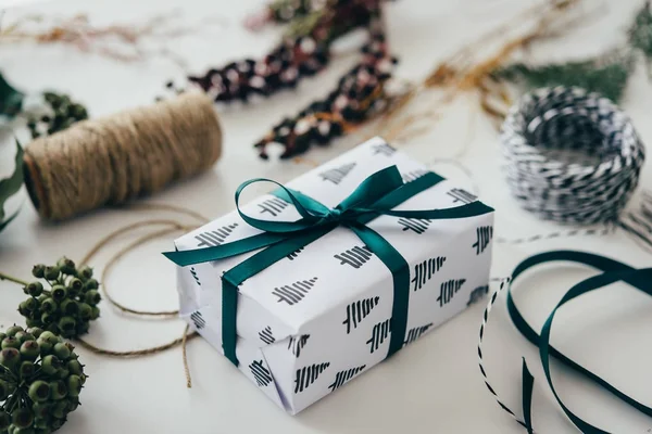 Kerst cadeau verpakking — Stockfoto