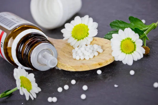 camomiles tahta kaşıkla globüller