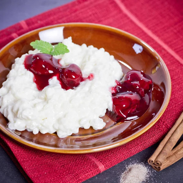 Pudding de riz aux cerises — Photo