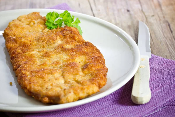 Kızarmış şnitzel yakın çekim