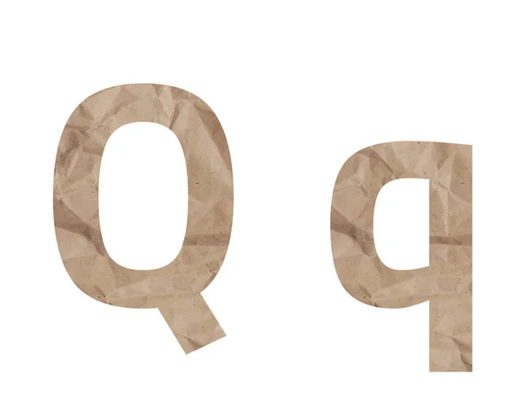 Litera litera Q alfabet czcionek lettring izolowane na białym. Zgnieciony papier do pakowania, zgnieciony pęknięty siniak. Odizolować papier duże litery łaciński angielski angielski — Zdjęcie stockowe
