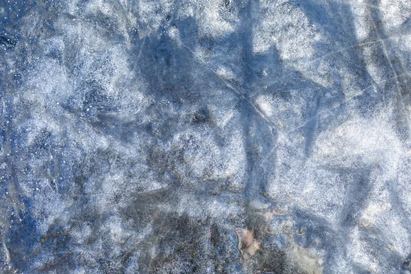 Estanque de invierno congelado, superficie texturizada fondo de textura de hielo congelado. Invierno agua fría congelada, hielo azul para el diseño — Foto de Stock