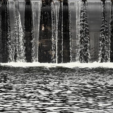 Weir - Bent Nehri üzerinde