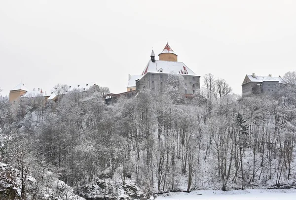 Vinterlandskap Med Ett Vackert Gotiskt Slott Veveri Brno Stad Tjeckien — Stockfoto