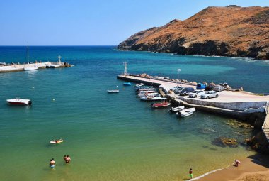 Geleneksel güzel Yunan Köyü, Panormos Girit Adası. Seyahat ve tatil için yaz arka plan.