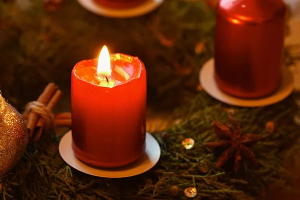 Різдвяні вінки з свічка. Прикраси будинку. Чеська класичною традицією. Концепція зимового сезону, харчування та різдвяних свят. — стокове фото