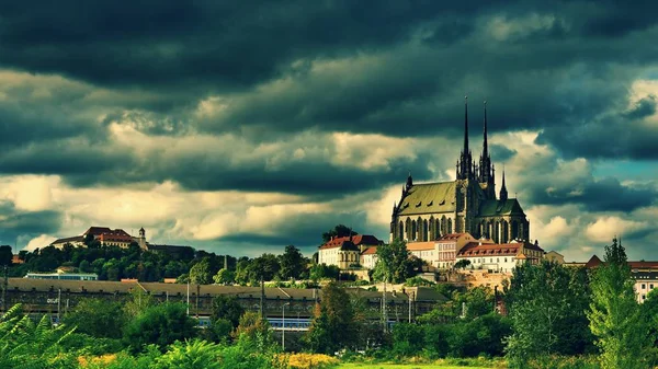Les icônes des anciennes églises de la ville de Brno, châteaux Spilberk. République tchèque- Europe. HDR - photo . — Photo
