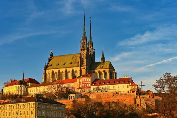 Petrov, katedrála sv. Petra a Pavla. Město Brno - Česká republika - Evropa. — Stock fotografie