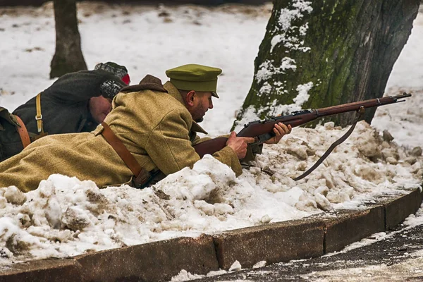 A vörös hadsereg katonái támadás pozíció — Stock Fotó