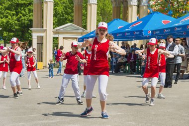 Hip hop dans grubu çocukların gerçekleştirir