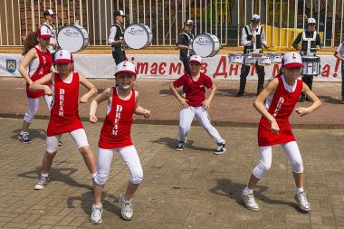 Hip hop dans grubu çocukların gerçekleştirir