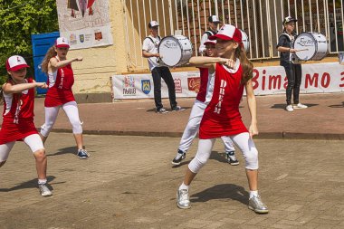 Hip hop dans grubu çocukların gerçekleştirir