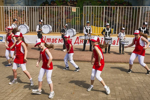 Hip hop dans grubu çocukların gerçekleştirir