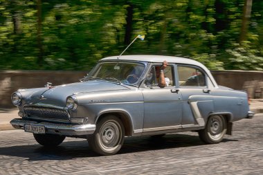 Eski retro araba yarış Leopolis gran katılım Gaz -21 alma