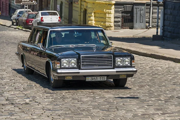 Eski retro araba yarış Leopolis gr katılım Zil-115 alma