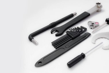 İzole edilmiş beyaz arkaplan üzerindeki bisiklet aracı