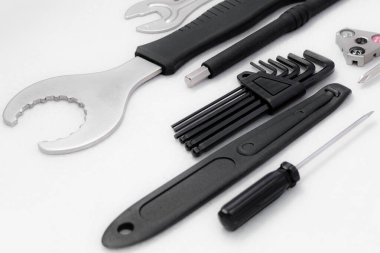 İzole edilmiş beyaz arkaplan üzerindeki bisiklet aracı