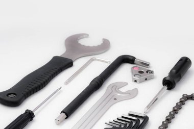 İzole edilmiş beyaz arkaplan üzerindeki bisiklet aracı