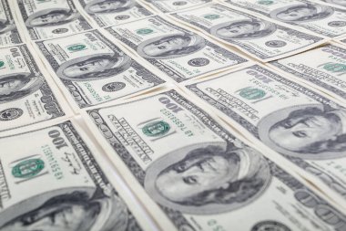Amerikan doları dokusu. Yüz dolarlık banknotların arka planı.