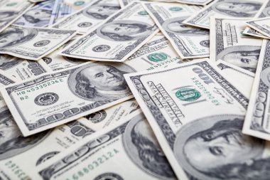 Amerikan doları dokusu. Yüz dolarlık banknotların arka planı.