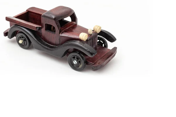 Holzspielzeugauto Isoliert Auf Weißem Hintergrund — Stockfoto